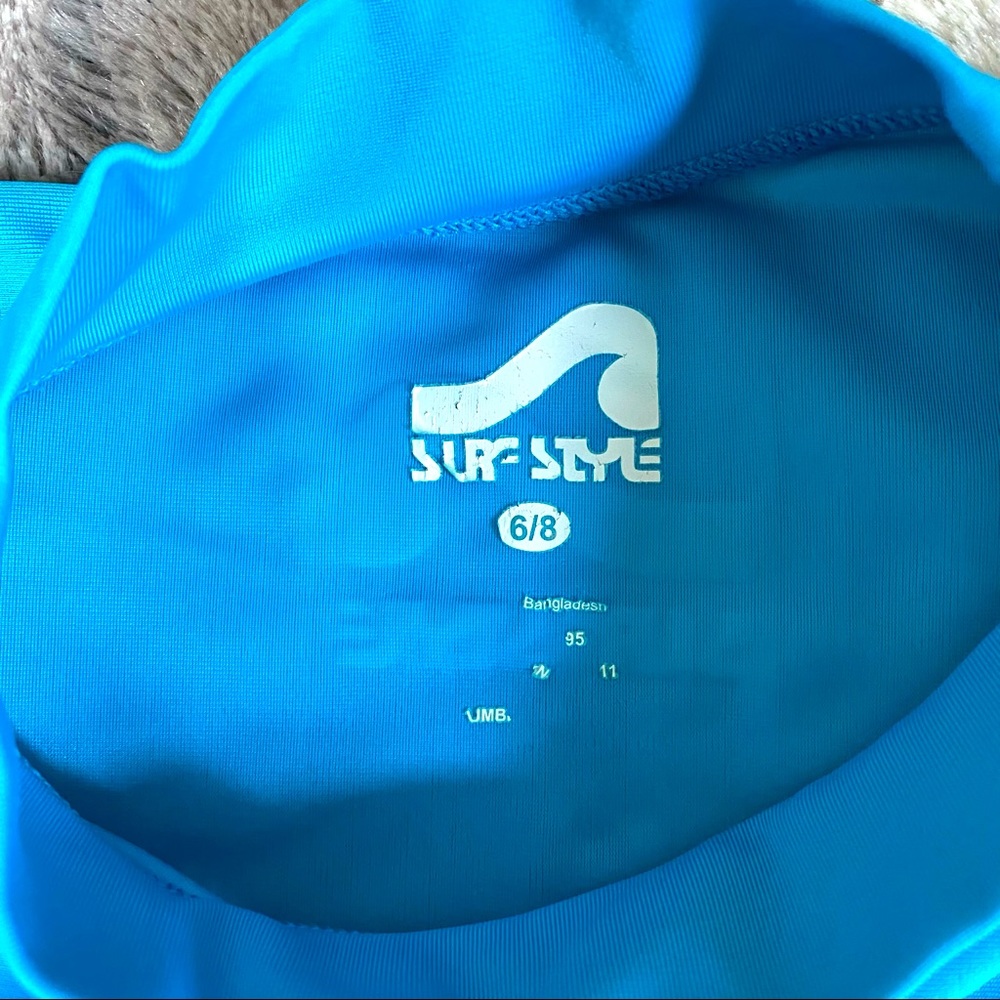Surf Style Rashguard size 6-8 - Picture 2 of 4
